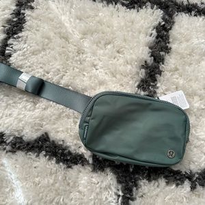 Lululemon everywhere belt bag - tidewater teal